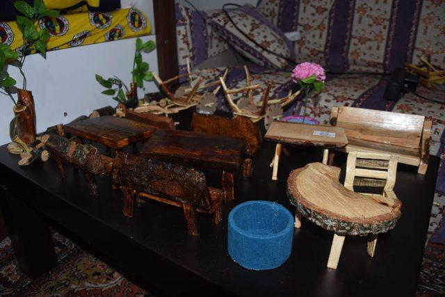 Engelli oğluyla birlikte ahşap biblo yapıp satıyor 3