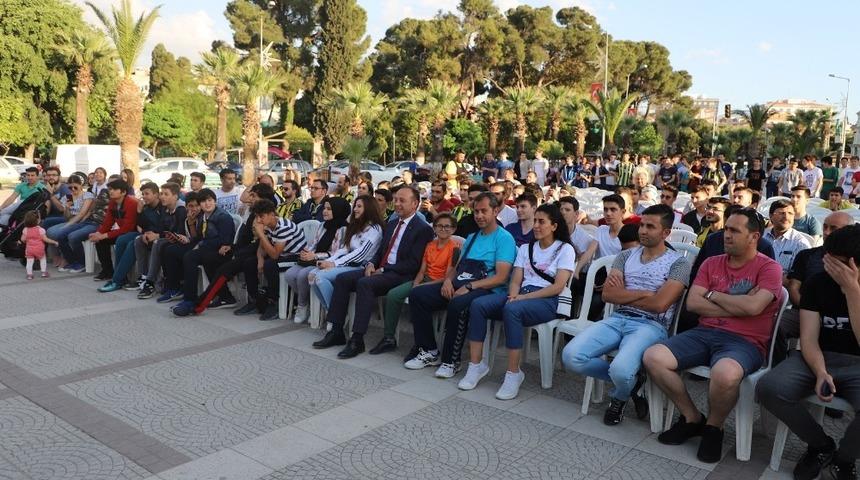 Başkan Akın taraftarların isteğini geri &ccedil;evirmedi