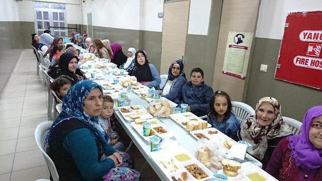 Seyyid Battal Gazi İmam Hatip Ortaokulu ve Esimder’den iftar buluşması