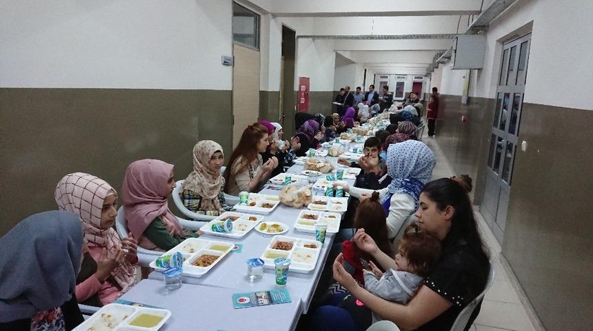 Seyyid Battal Gazi İmam Hatip Ortaokulu ve Esimder&rsquo;den iftar buluşması
