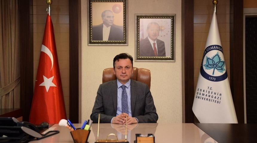 Rekt&ouml;r Şenocak&rsquo;tan &rsquo;19 Mayıs Atat&uuml;rk&rsquo;&uuml; Anma, Gen&ccedil;lik ve Spor Bayramı&rsquo; mesajı