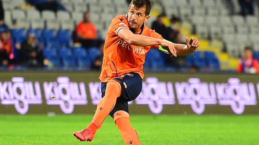 Başakşehir'de şifre pas oyunu ve hızlı hücum