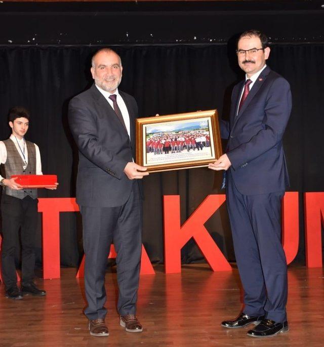 Atakum Anadolu İHL’de mezuniyet heyecanı