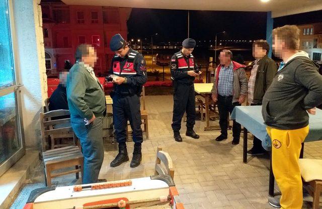 İzmir'de kumar operasyonunda 46 kişiyle ceza uygulandı