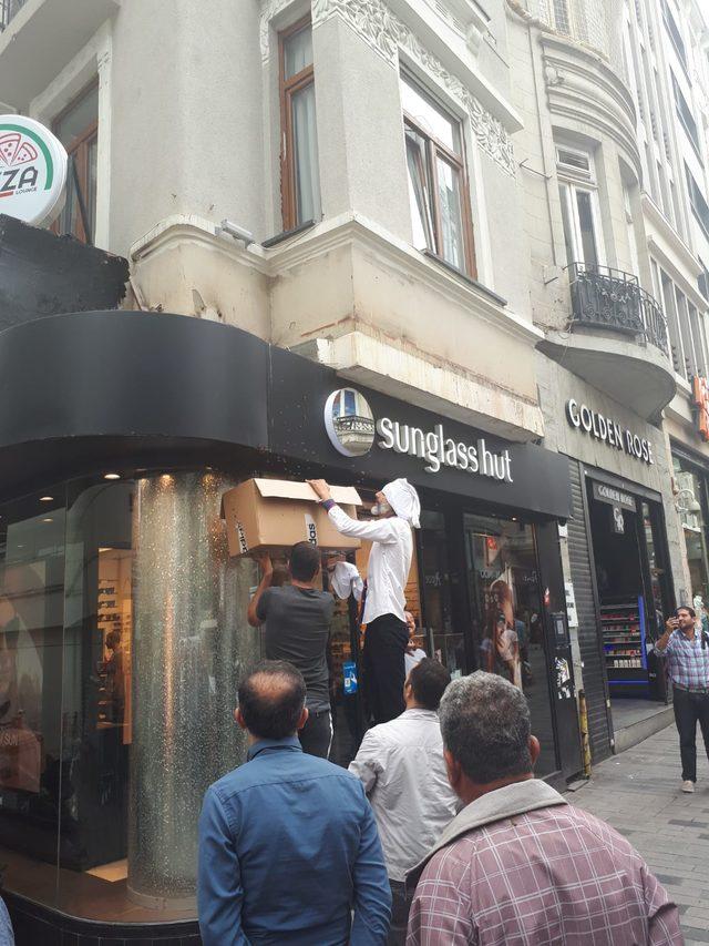 İstiklal Caddesi'nde arı paniği