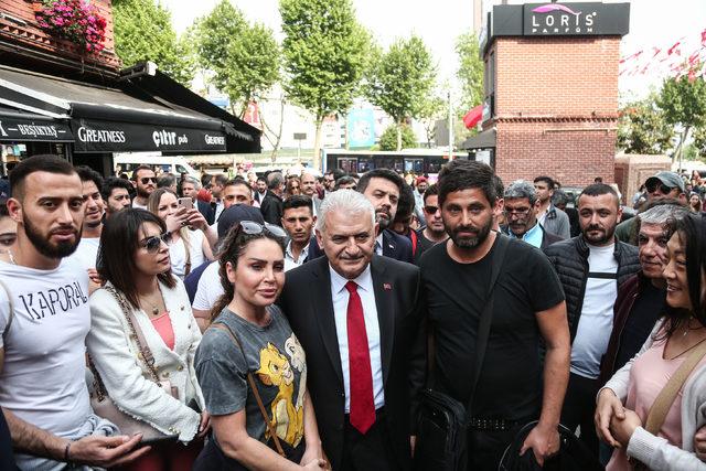 /fotoğraflar // Binali Yıldırım Beşiktaş Çarşı'yı ziyaret etti