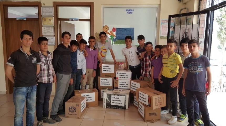 &Ouml;ğrenciler Ramazan yardımı dağıttı