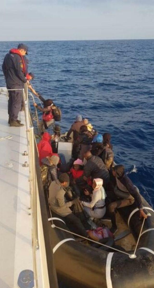 Seferihisar ve Selçuk'ta 78 kaçak göçmen yakalandı
