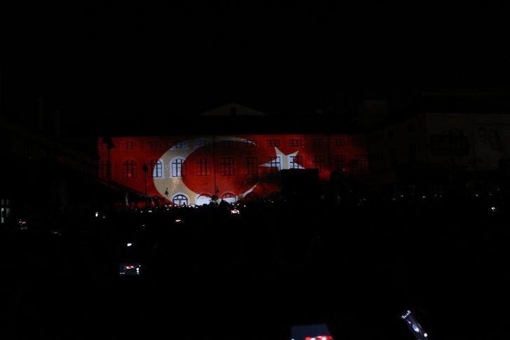 19 Mayıs mapping gösterisi duygulandırıp, gururlandırdı G5