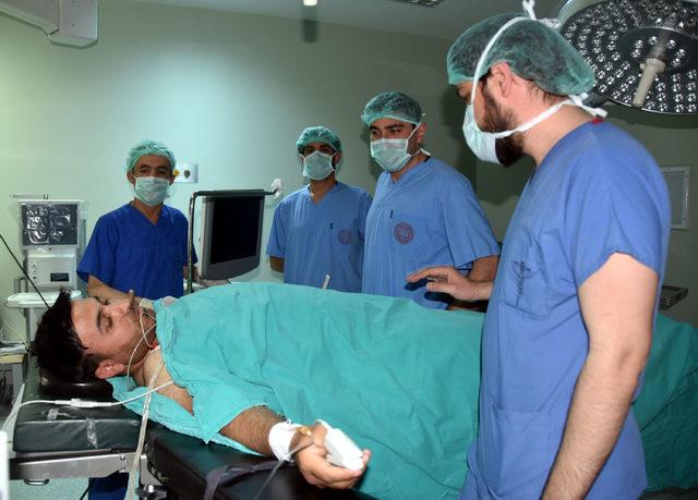 Hakkari'de tıkalı toplardamar ameliyatı ilk kez yapıldı