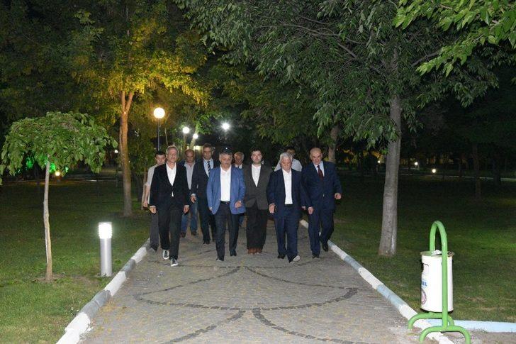 Vali Yazıcı Susurluk’ta vatandaşlarla iftarda buluştu G4