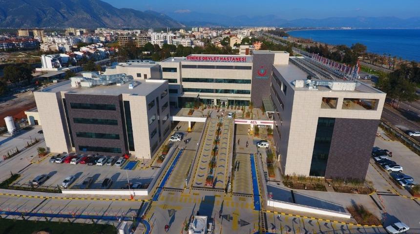 Finike Devlet hastanesi g&uuml;c&uuml;ne g&uuml;&ccedil; kattı