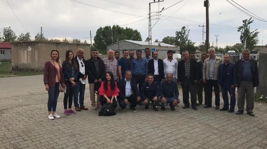 Akademisyenler &ccedil;ift&ccedil;ilerle bir araya geldi