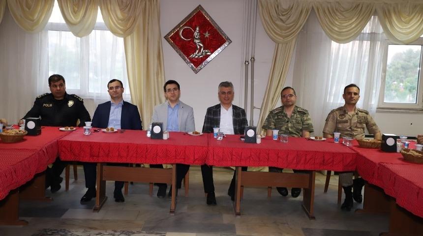 Kaymakam Faik Arıcan, kurum müdürleri ile iftarda bir araya geldi