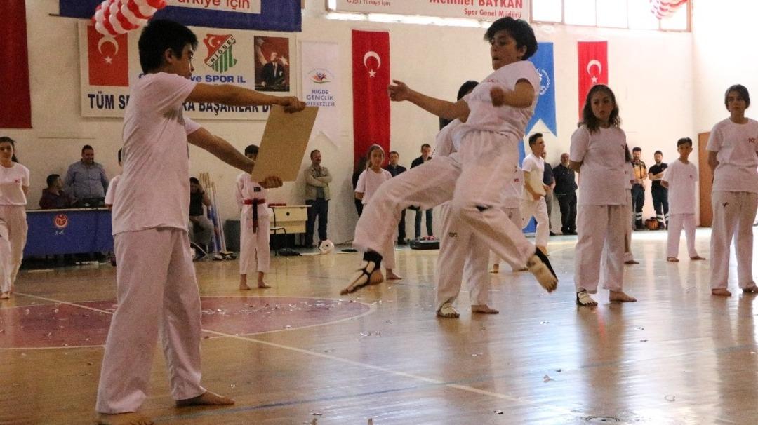 19 Mayıs Atat&uuml;rk&rsquo;&uuml; anma Gen&ccedil;lik ve Spor Bayramı kutlamaları