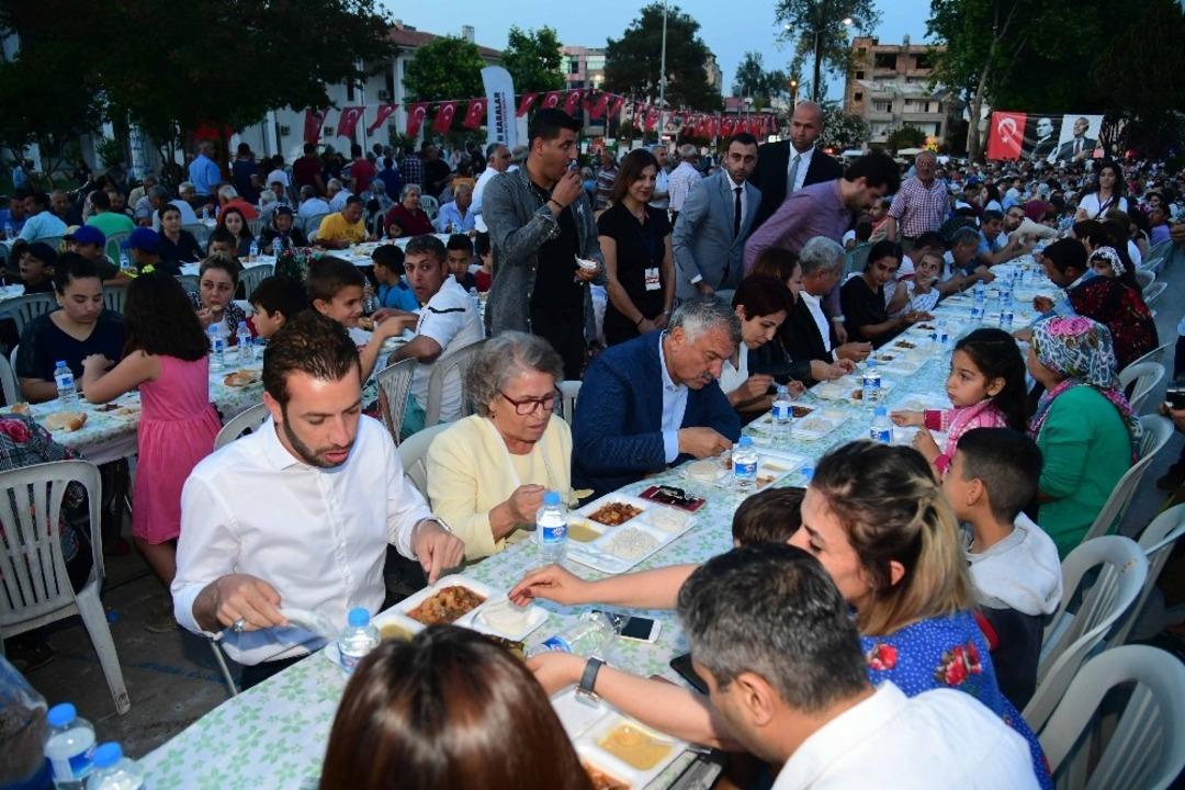 &Ccedil;&ouml;lyak hastalarına glutensiz ekmek ve s&uuml;tla&ccedil; dağıtıldı