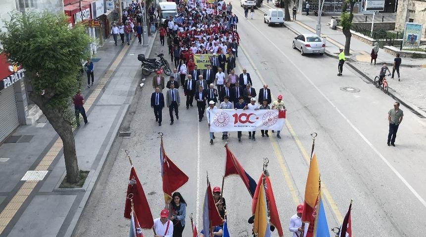 Tokatlı gençler 19 Mayıs’ı marşlarla kutladı