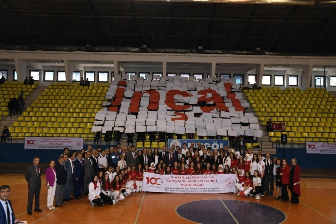 Mill&icirc; m&uuml;cadelenin 100. yılı coşkuyla kutlandı