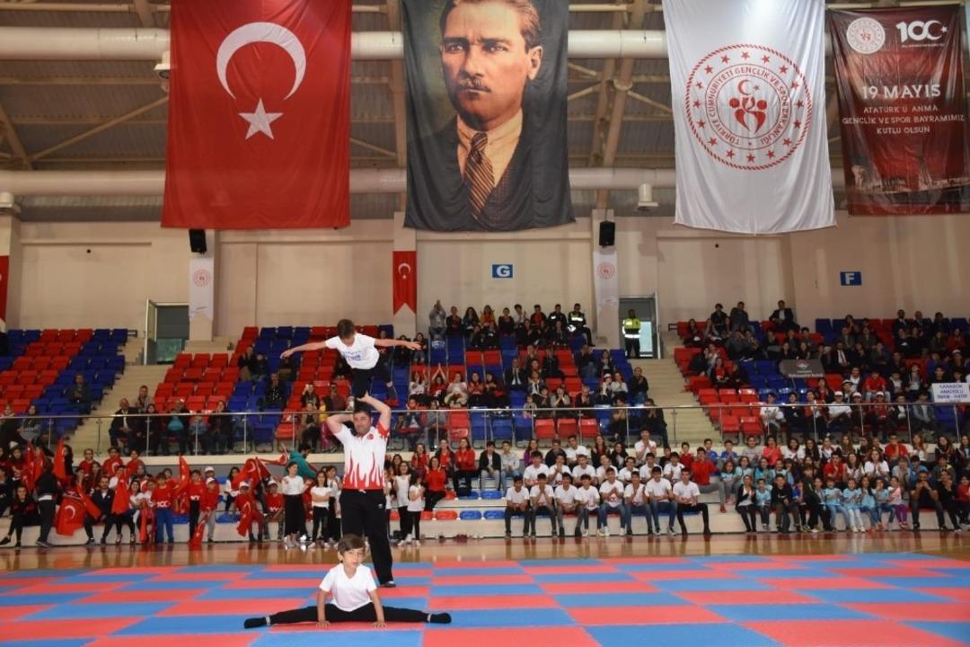 Karab&uuml;k&rsquo;te milli m&uuml;cadelenin 100. yılı coşkuyla kutlandı