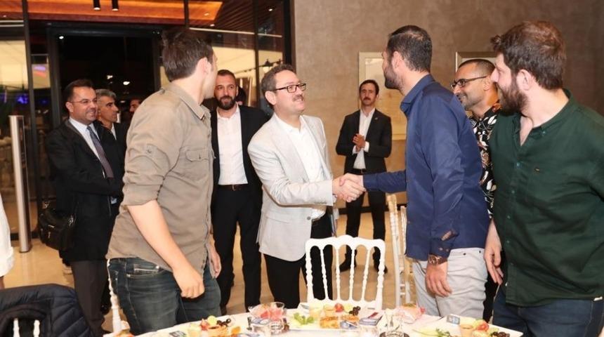 Yasin Kartoğlu, basın mensuplarıyla sahurda buluştu
