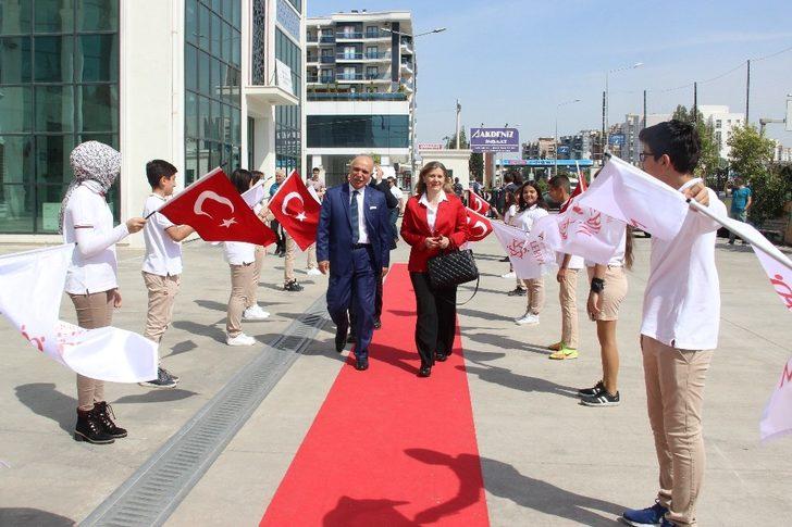 Çiğli’deki kutlamaların adresi Mektebim Okulları oldu G2