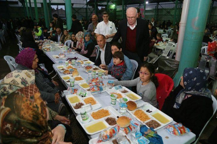Odunpazarı’nın iftar programında 3 bin kişi oruç açtı G5
