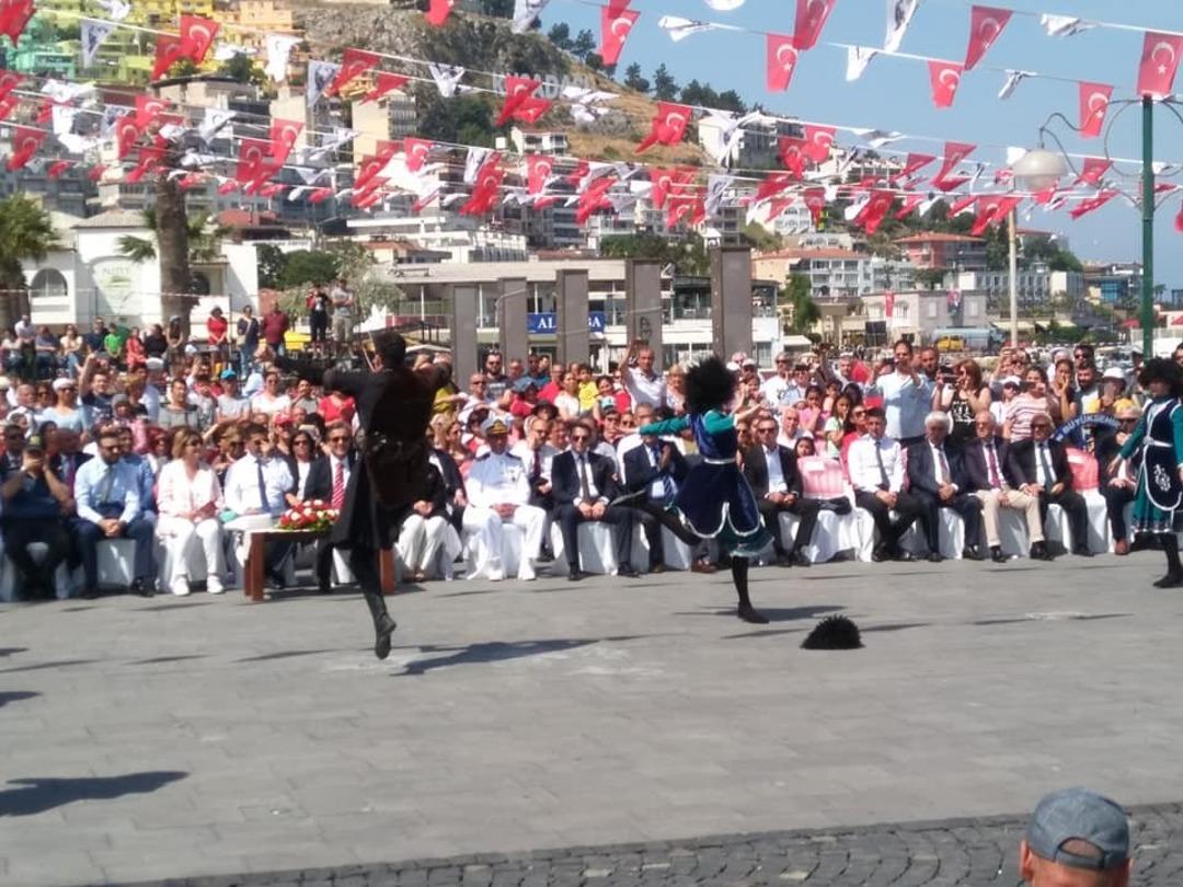 Kuşadası&rsquo;nda 100. Yıl coşkusu