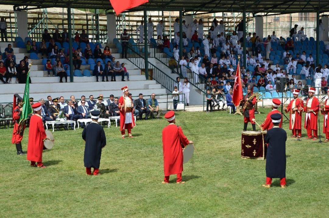 Malatya&rsquo;nın il&ccedil;elerinde 19 Mayıs coşkusu