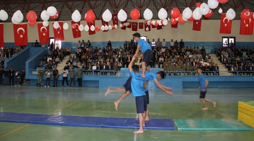 Şemdinli’de 19 Mayıs coşkusu