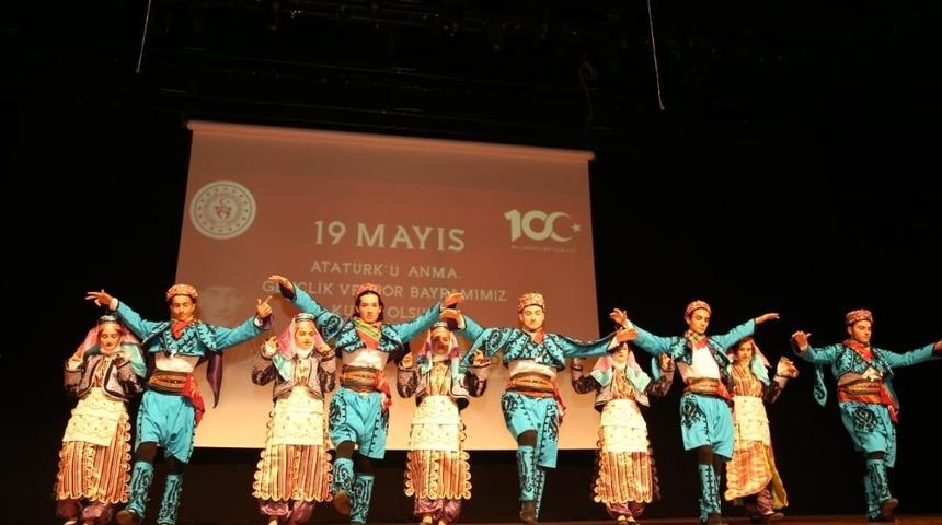 19 Mayıs Atat&uuml;rk&rsquo;&uuml; Anma, Gen&ccedil;lik ve Spor Bayramı Sultanbeyli&lsquo;de t&ouml;renlerle kutlandı