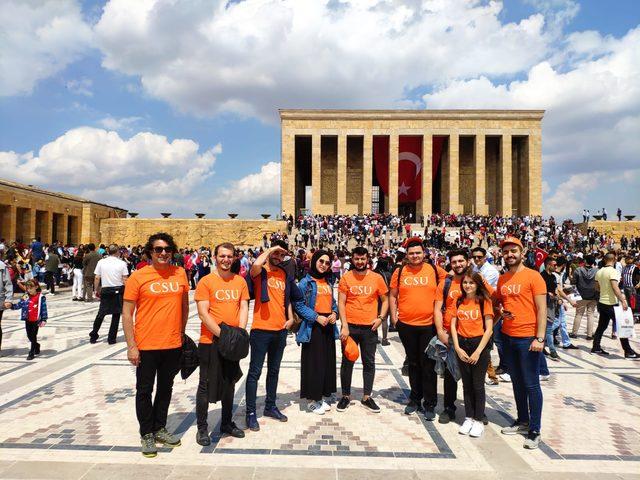 Kıbrıs İlim Üniversitesi öğrencileri 100. yıl kutlamaları için Ankara'da