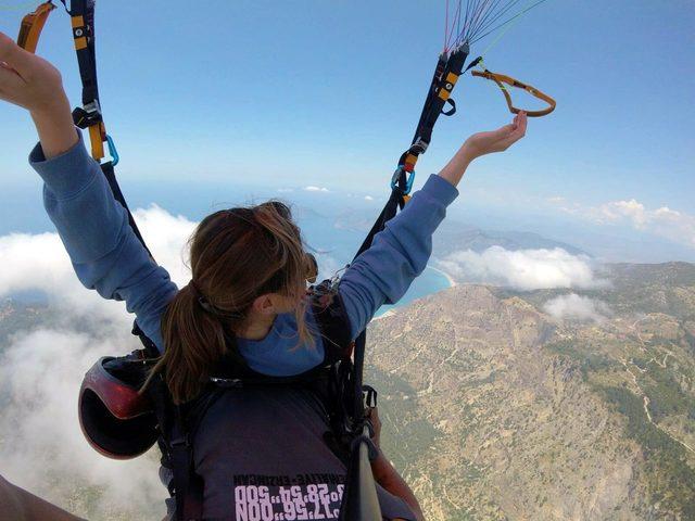 İngiliz g&uuml;zel, Babadağ dan yama&ccedil; paraş&uuml;t&uuml; ile atlayış yaptı 3