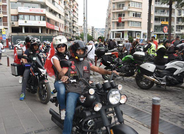 Motosiklet tutkunlarından 19 Mayıs korteji