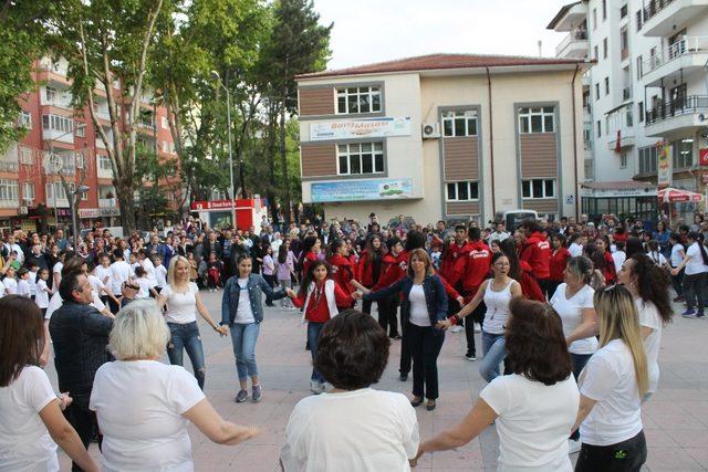 19 ülkede eş zamanlı Atabarı Oyunu sergilendi