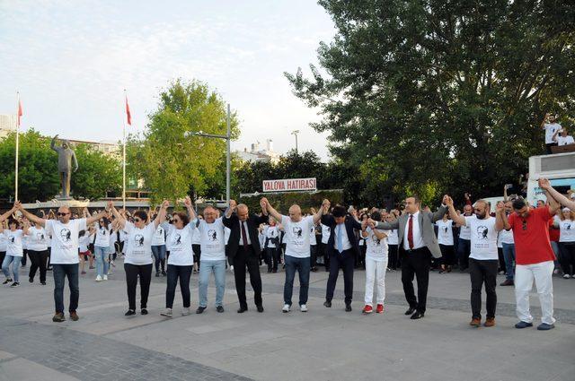 Yalova'da binlerce kişi 19.19'da 250 bin kişi Atabarı oynadı