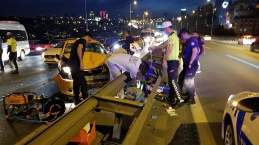 Köprüde feci kaza! Otomobilden savrulan kadın...