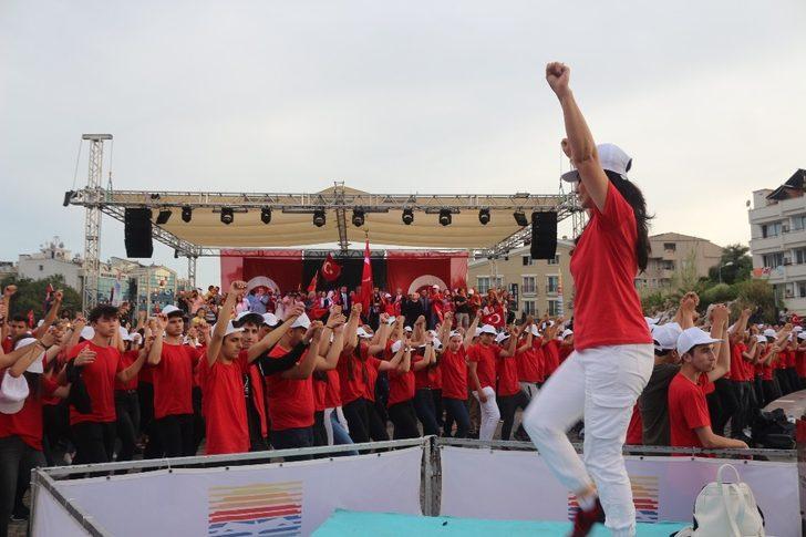 Saat 19:19’da 1919 öğrenci birlikte ’Atabarı’ oynadı G4