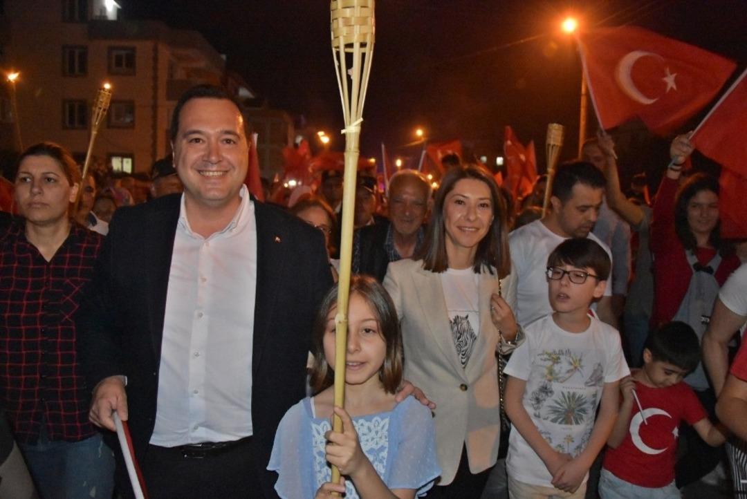 560.&Ccedil;ağlak Festivali, 19 Mayıs 100.yılına &ouml;zel Fener Alayı ile başladı