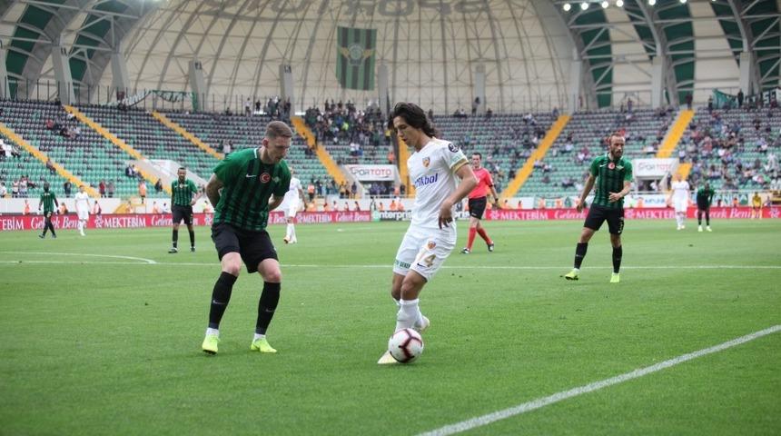 Emre Demir, ligin en gen&ccedil; oyuncusu oldu