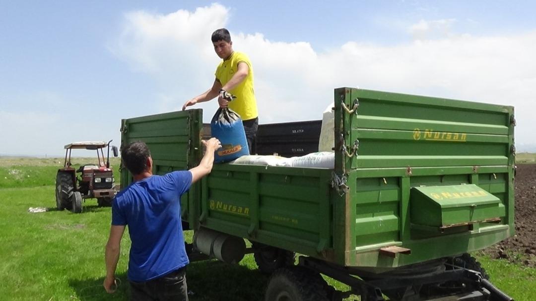 &Ccedil;ift&ccedil;iler, yağışlar nedeniyle mahsullerini bir ay ge&ccedil; ekti