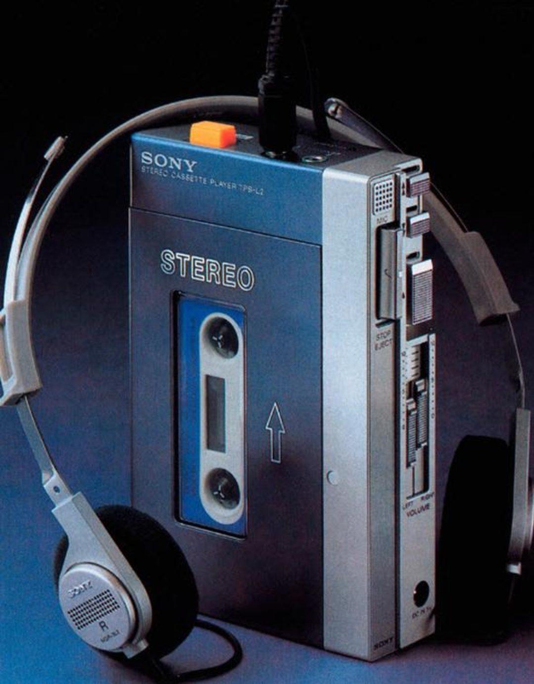 Sony walkman кассетный купить. Sony Walkman TPS-l2 кассетный. Кассетный плеер Sony Walkman TPS-l2. Sony Walkman TPS-l2 1979. Плеер кассетный сони 90.
