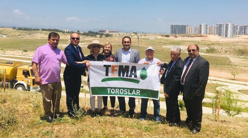 Torosla&rsquo;da bin 919 adet fidan toprakla buluştu