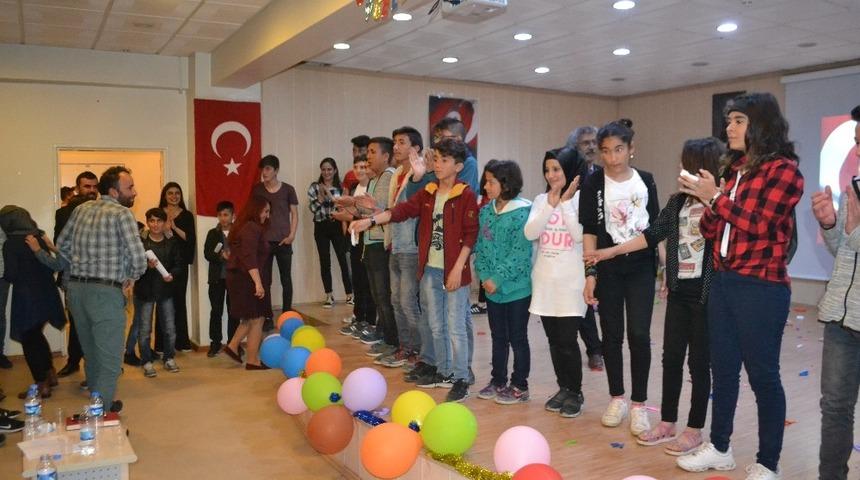 Atat&uuml;rk &Ccedil;ocuk Evleri Sitesi&rsquo;nde 19 Mayıs ş&ouml;leni