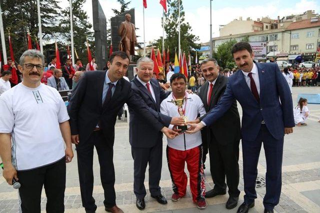 Down Sendromlu Ramazan Bilek Güreşi’nde Develi Şampiyonu Oldu