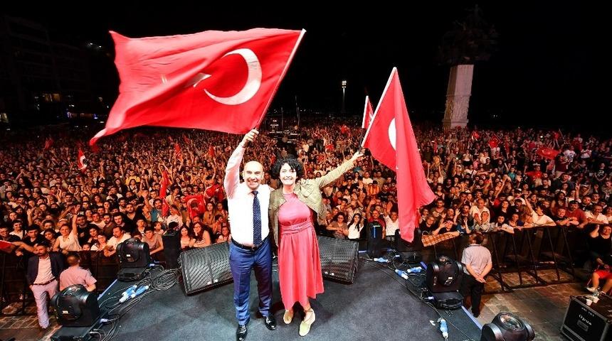 İzmir’de 19 Mayıs coşkusu