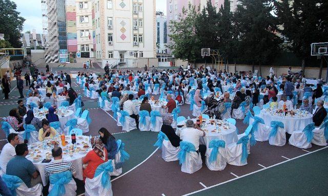 Envar Okulları’ndan öğretmenlere iftar