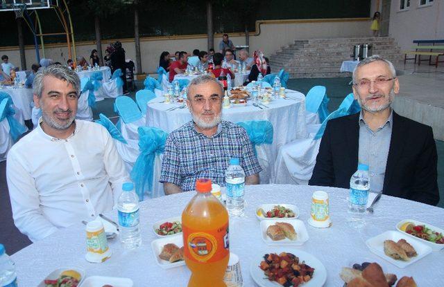 Envar Okulları’ndan öğretmenlere iftar