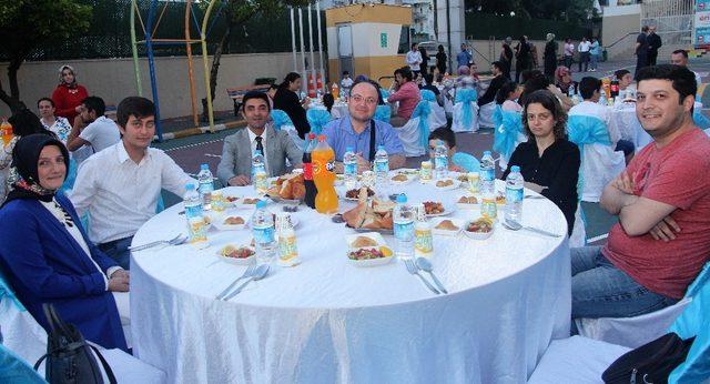 Envar Okulları’ndan öğretmenlere iftar