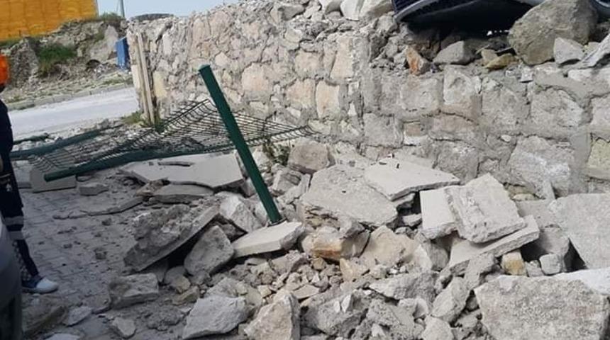 Otoparkın duvarına çarparak durabildi