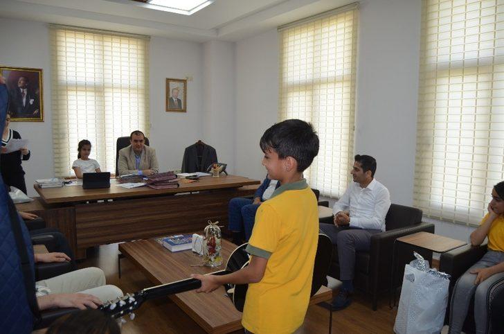 Öğrenciler diledi, Kaymakam Bingöl yerine getirdi G1